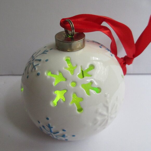 Lightscapes Porcelain Snowflake Christmas Ornament Light Color Changing WORKS - Picture 7 of 11